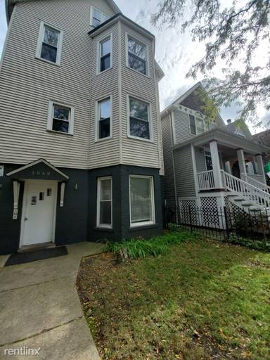 Main picture of 4849 N Seeley Ave