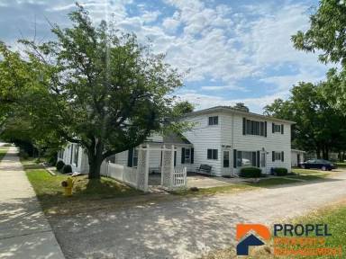 Main picture of 8137 Macomb Street