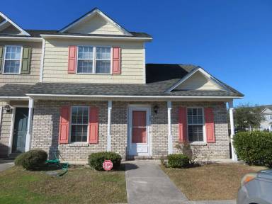 Main picture of 300 Ashwood Dr
