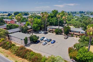 Main picture of 5946 Park Ave