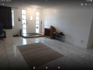 Main picture of 137 White St