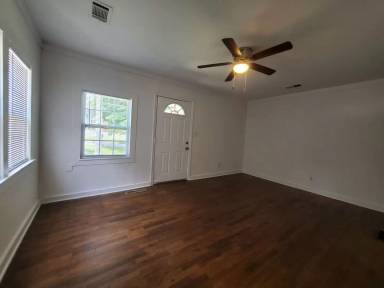 Main picture of 2577 Eastwood Dr