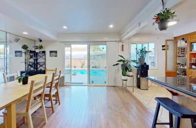 Main picture of 17100 Merit Ave