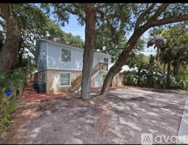 Main picture of 208 A St