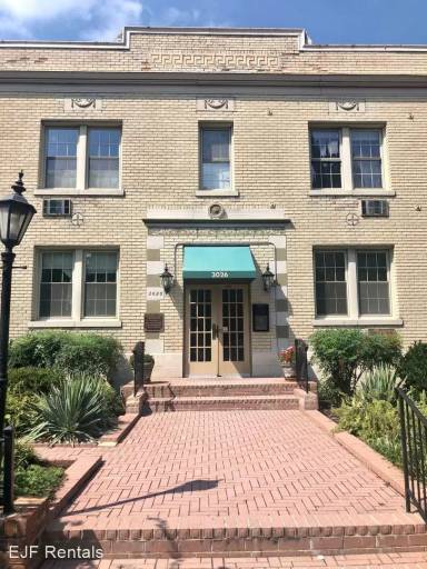 Main picture of 3026 Wisconsin Ave NW