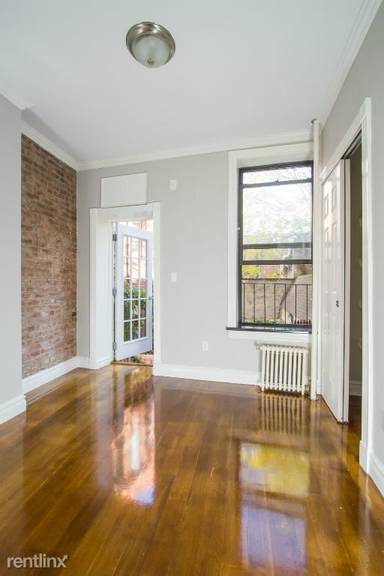 Main picture of 44 E 1st St