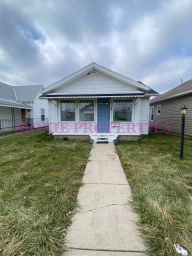 Main picture of 1703 S Market St