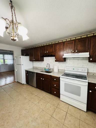 Main picture of 12 Cutter St