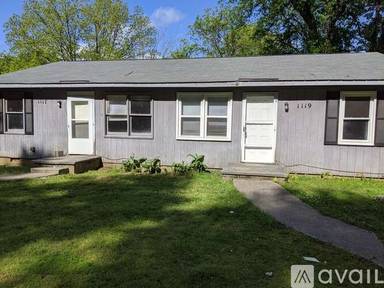 Main picture of 1119 Grady St
