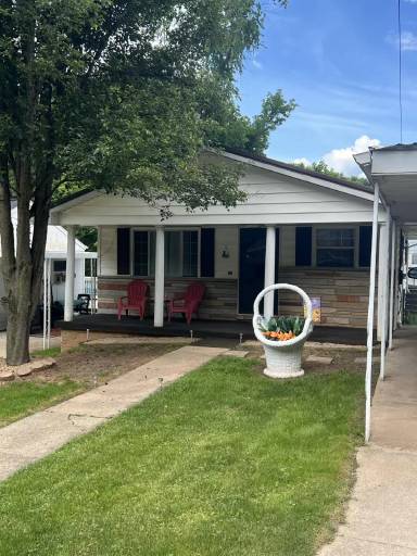 Main picture of 125 Valley Dr