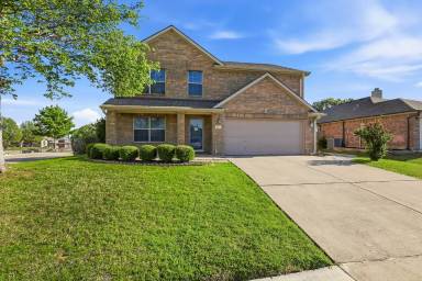 Main picture of 604 Steerman Ct