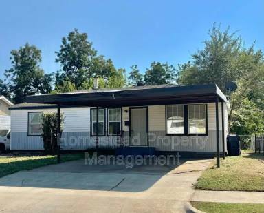 Main picture of 3208 SW 49th St