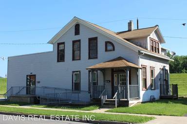 Main picture of 515 W Main St