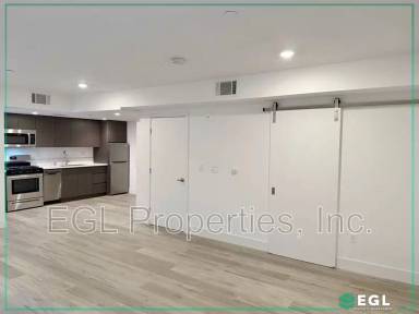 Main picture of 744 S Mariposa Ave