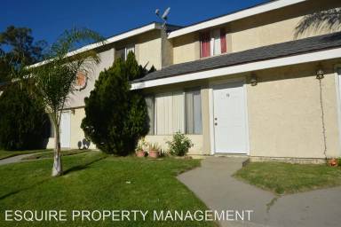 Main picture of 305 S Steckel Dr
