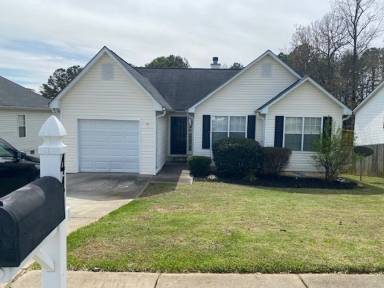 Main picture of 441 Village Cir