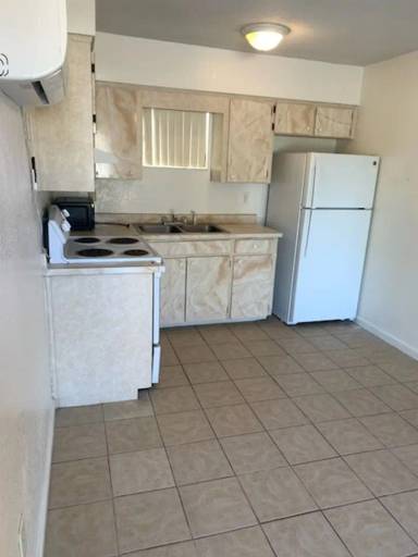 Main picture of 2417 E 21st St