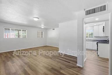Main picture of 144 E Vista del Cerro Dr