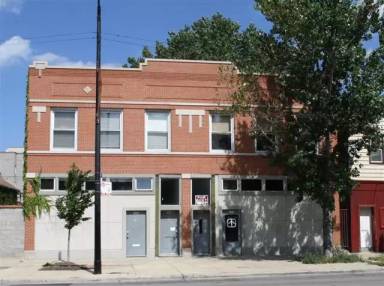 Main picture of 2740 W Chicago Ave
