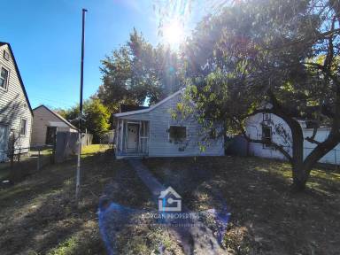 Main picture of 1623 W 6th St