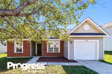 Main picture of 10301 Green Hedge Ave