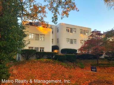 Main picture of 2039 Douglass Blvd
