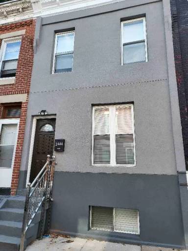Main picture of 2444 S Marshall St