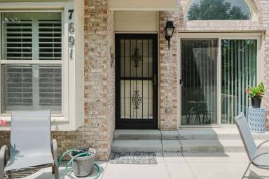Main picture of 7691 S Cove Cir