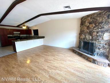 Main picture of 6255 Bullion Blvd