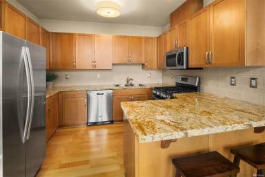 Main picture of 1880 25th Ave NE