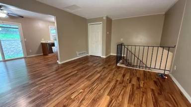 Main picture of 8627 Woodlawn Dr