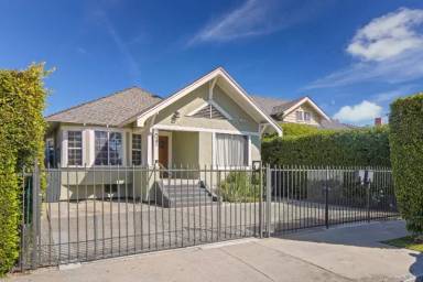 Main picture of 2041 1/2 W 31st St