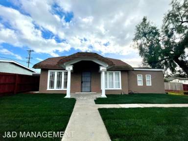 Main picture of 3911 Myrtle Ave
