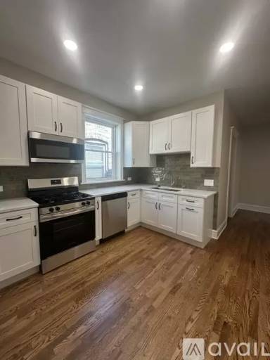 Main picture of 4314 N Wolcott Ave