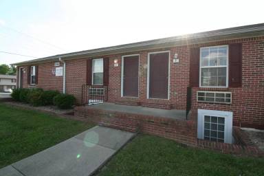 Main picture of 1900 N Willow Ave