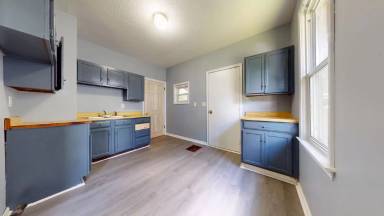 Main picture of 262 Superior Ave