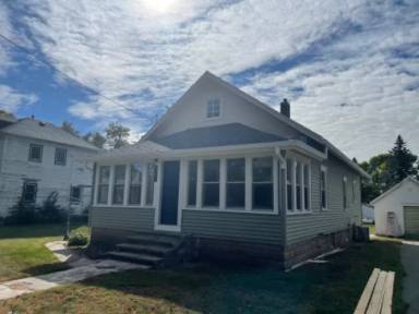Main picture of 441 W Maple Dr