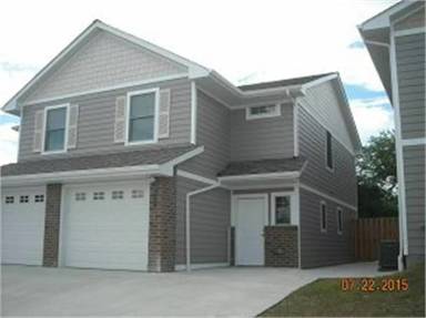 Main picture of 907 E Lincoln Ave