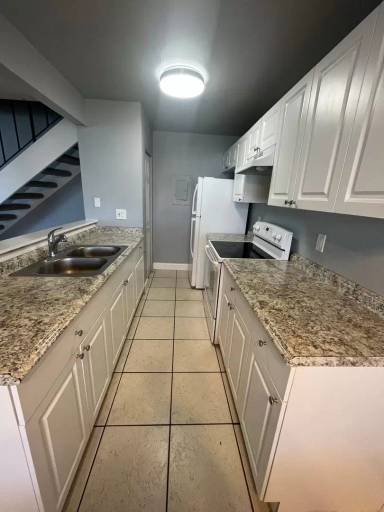 Main picture of 824 E Tiffany Dr