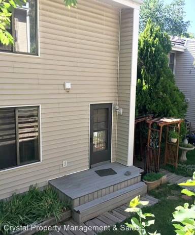 Main picture of 2600 S Oakhurst Ct