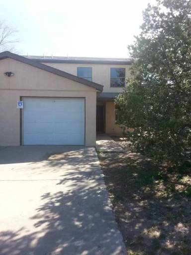 Main picture of 2305 N Grand Ave