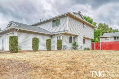 Main picture of 122 NE Coast Pine Ave