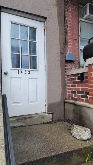 Main picture of 1453 W Liberty St