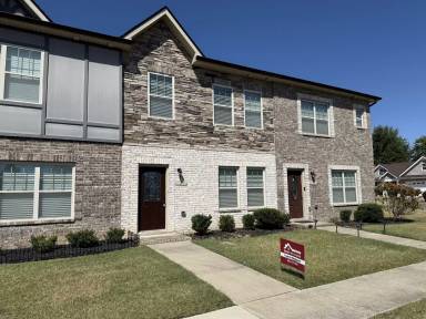 Main picture of 121 Turn Row Dr