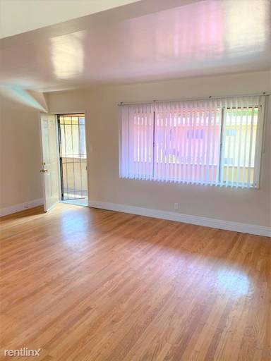 Main picture of Courtyard Apartments