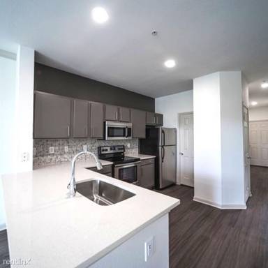 Main picture of 1303 S Congress Ave