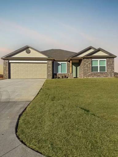 Main picture of 2922 E Wells Ave