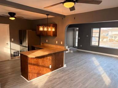 Main picture of 635 8th Ave S