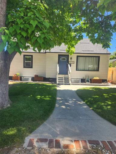 Main picture of 1634 S Merrill St
