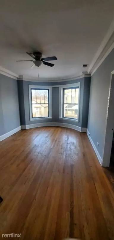 Main picture of 139 W Marquette Rd